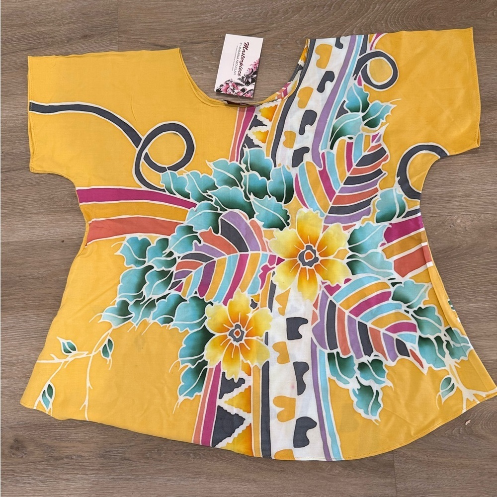 Handmade, beautiful summer top with a Hawaiian flair. Size S-M